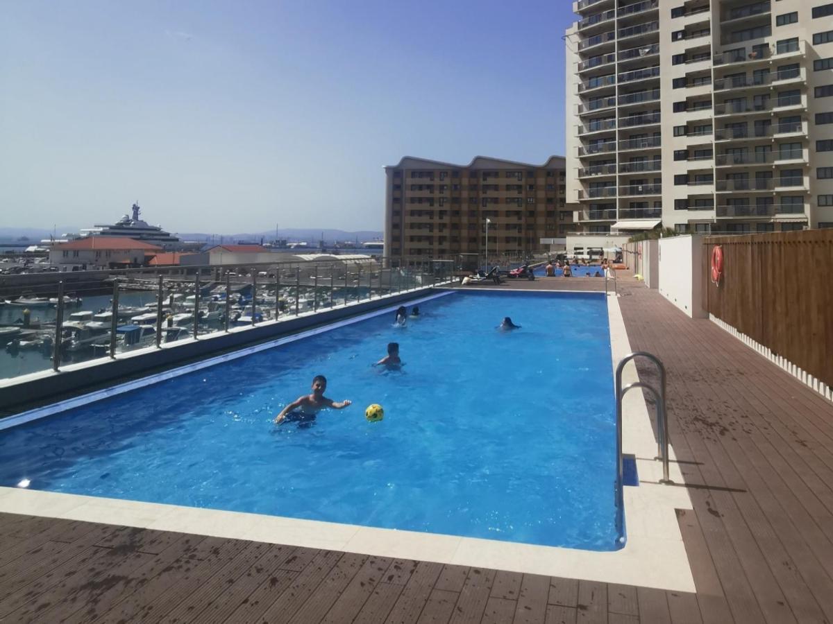 Kings Wharf Quay29 - Large Studio Apartment With 3 Pools - Gym - Rock Views - Holiday And Short Let Apartments In 지브롤터 외부 사진