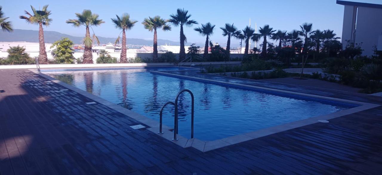 Kings Wharf Quay29 - Large Studio Apartment With 3 Pools - Gym - Rock Views - Holiday And Short Let Apartments In 지브롤터 외부 사진