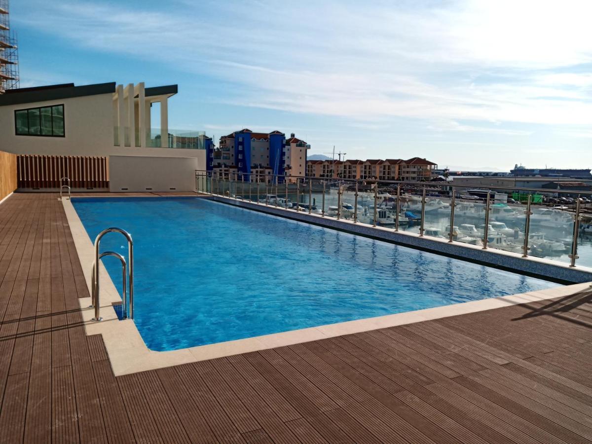 Kings Wharf Quay29 - Large Studio Apartment With 3 Pools - Gym - Rock Views - Holiday And Short Let Apartments In 지브롤터 외부 사진