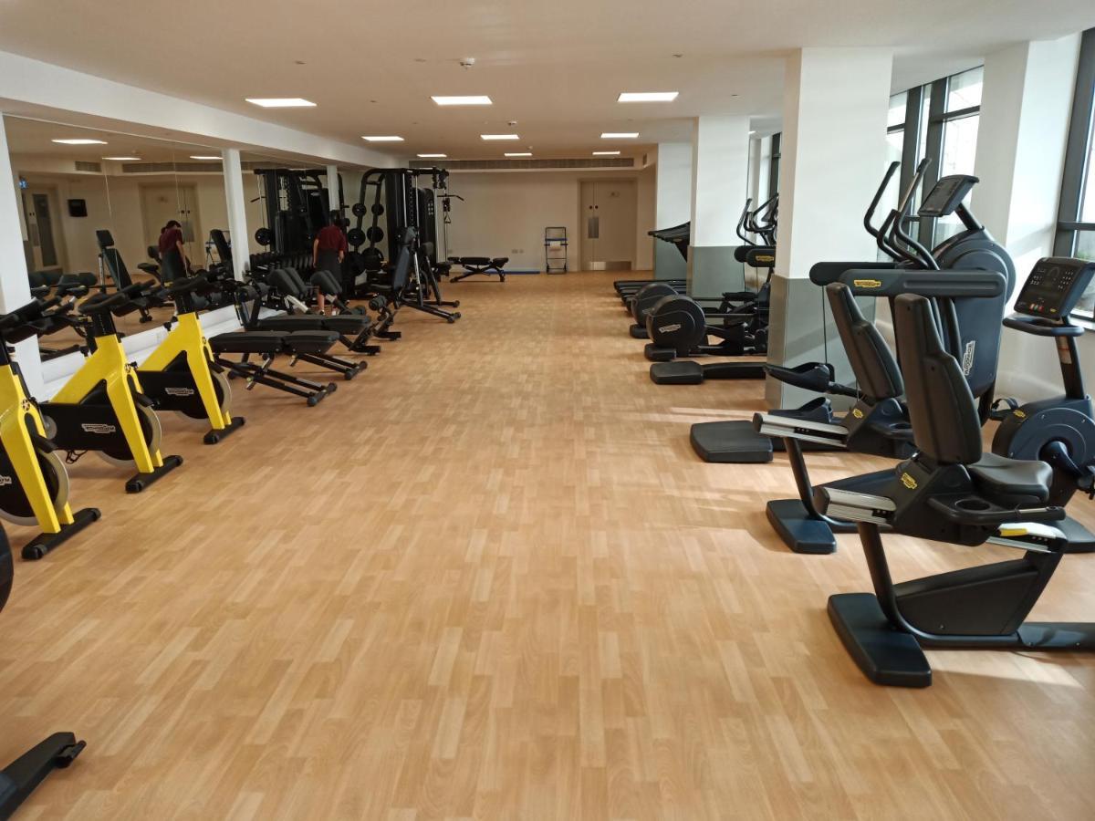 Kings Wharf Quay29 - Large Studio Apartment With 3 Pools - Gym - Rock Views - Holiday And Short Let Apartments In 지브롤터 외부 사진